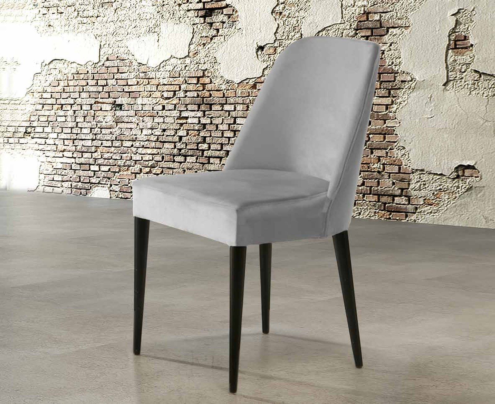 Sillón de comedor modelo 181 de SG, butaca de respaldo alto con brazos cortos integrados en el tapizado y patas negras