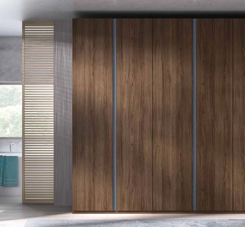 Armario de dormitorio 3 — Composición 050, fotografía de catálogo del fabricante