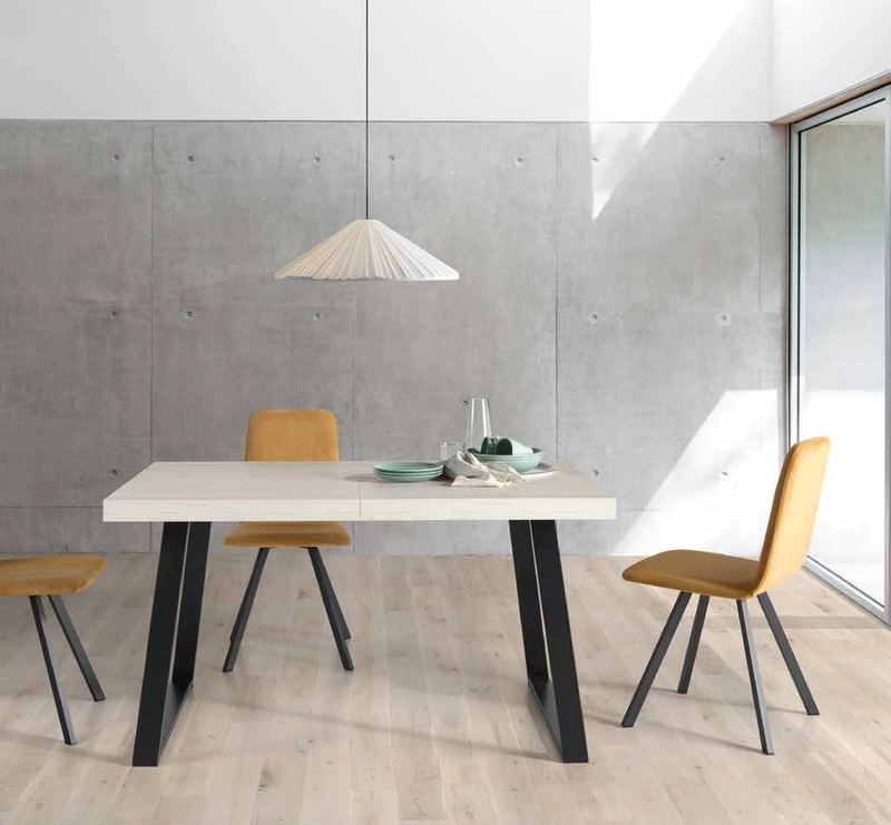 Mesa De Comedor Extensible 4022 de Pinald, fotografía del catálogo del fabricante