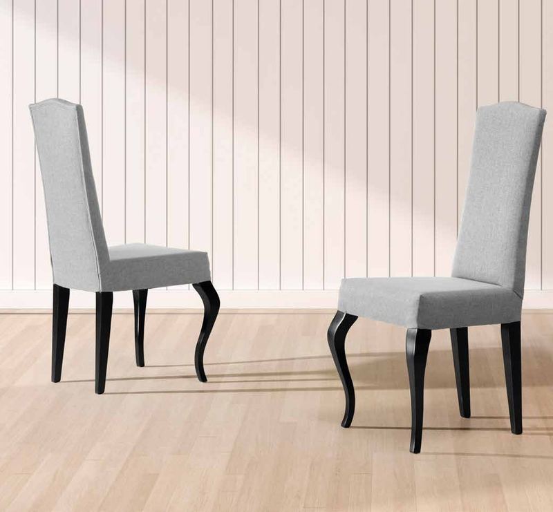 Silla de comedor modelo 190 de SG, respaldo alto tapizado liso y patas curvadas en negro