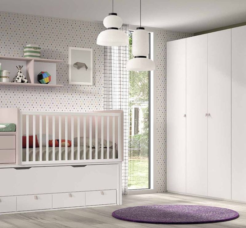 Vista general de la composición F-313, se observan configuración infantil con cama o cuna, armario, escritorio y terminal.