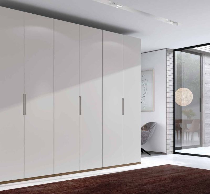 Armario de dormitorio 10 — Composición 057, fotografía de catálogo del fabricante