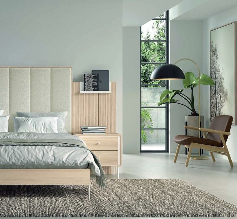 matrimonio-emotion-dormitorio-21-principal-01.jpg: Dormitorio Emötion composición 21 con cama doble, cabecero diva tapizado, módulos zen y cómoda alta