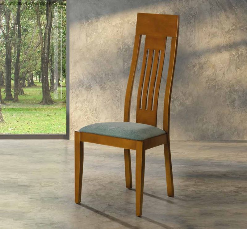 Silla de comedor modelo 146 de SG, respaldo alto de madera con listones verticales y asiento tapizado