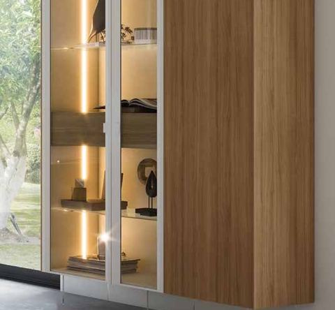 Fotografía de vitrina de salón de la colección FRESH, en acabado Riva / Arena.