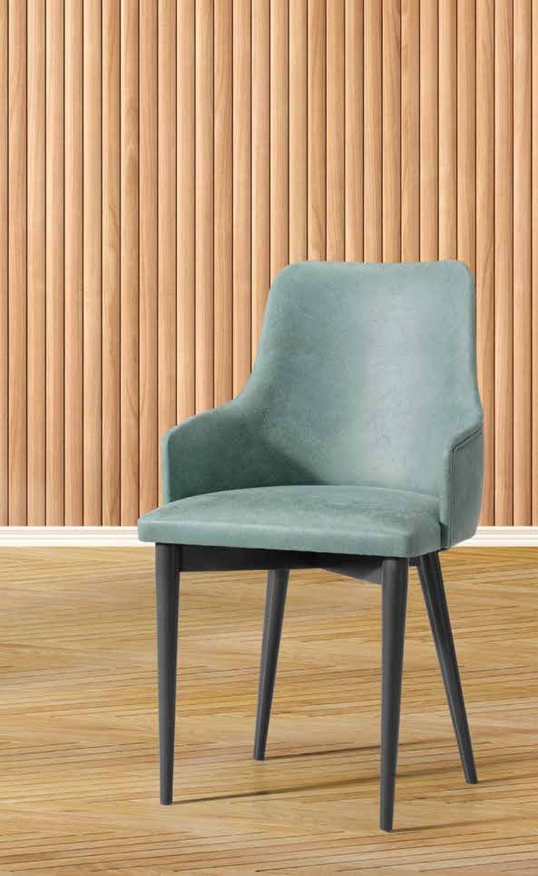 Silla de comedor modelo 205 de SG, butaca de tapizado continuo, con el reposabrazos unido al respaldo sin hueco, sobre