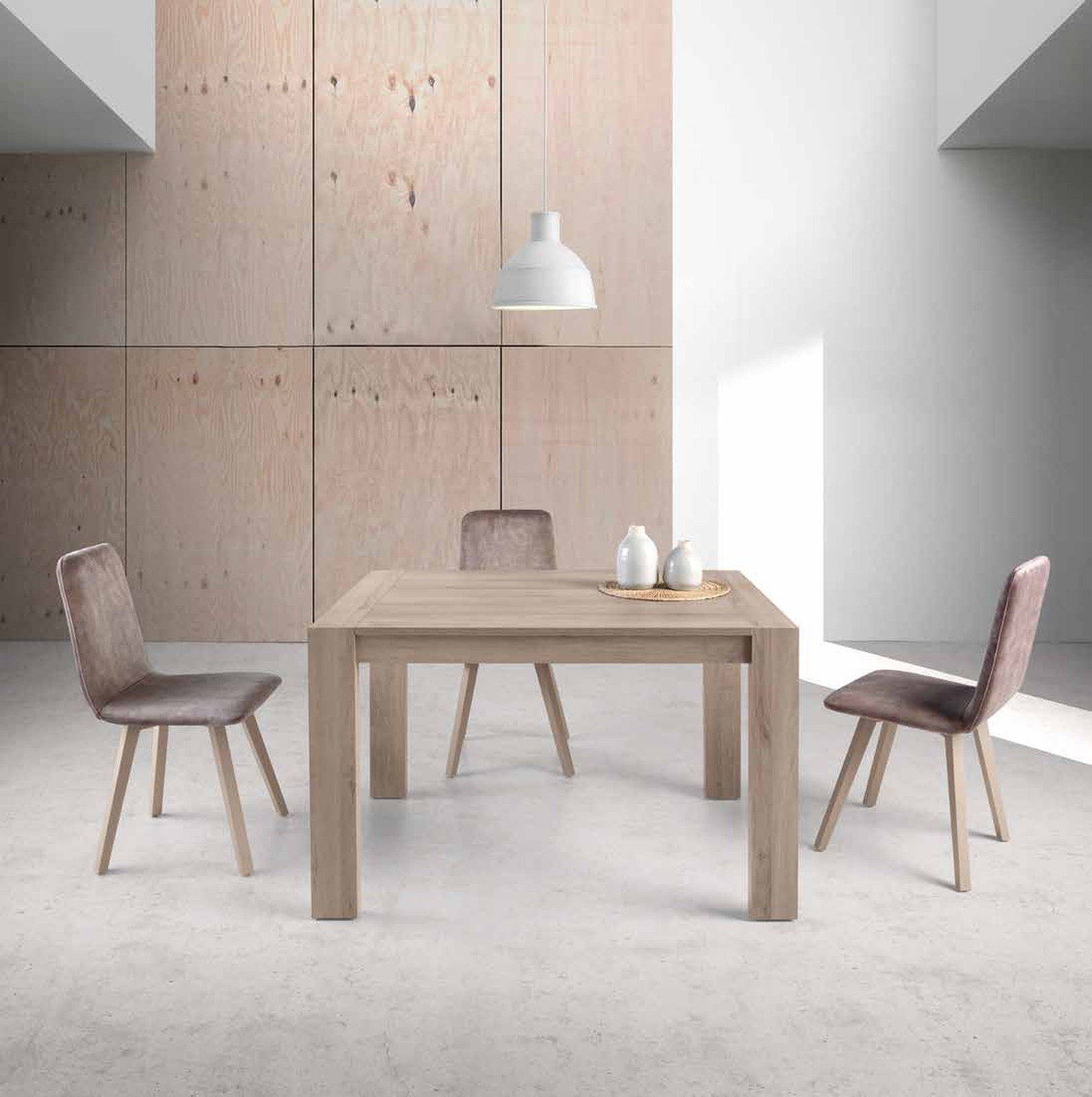 Silla Madera  /  Tapizada 118 de Pinald, fotografía del catálogo del fabricante