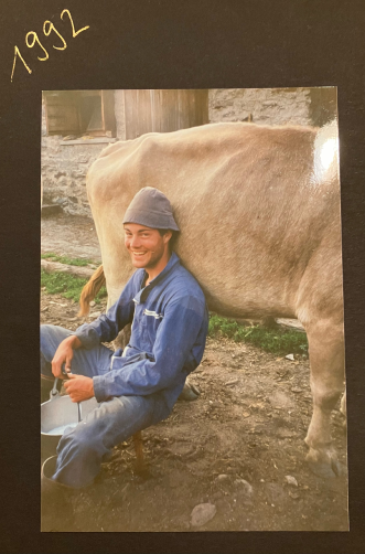 Kaspar Zürcher mit einer Kuh