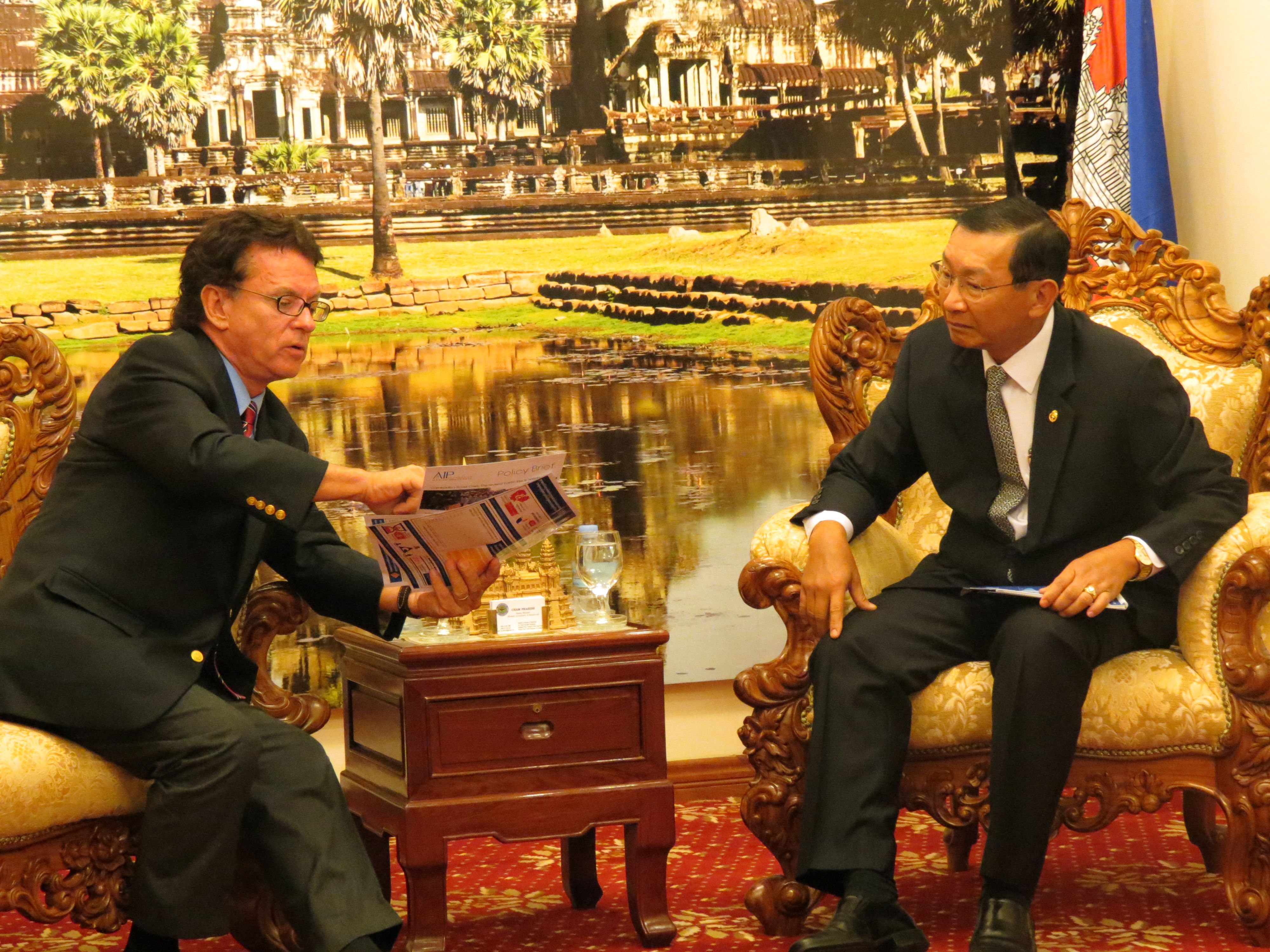 Greig Craft, President of AIP Foundation, meets with senior Cambodia government officials