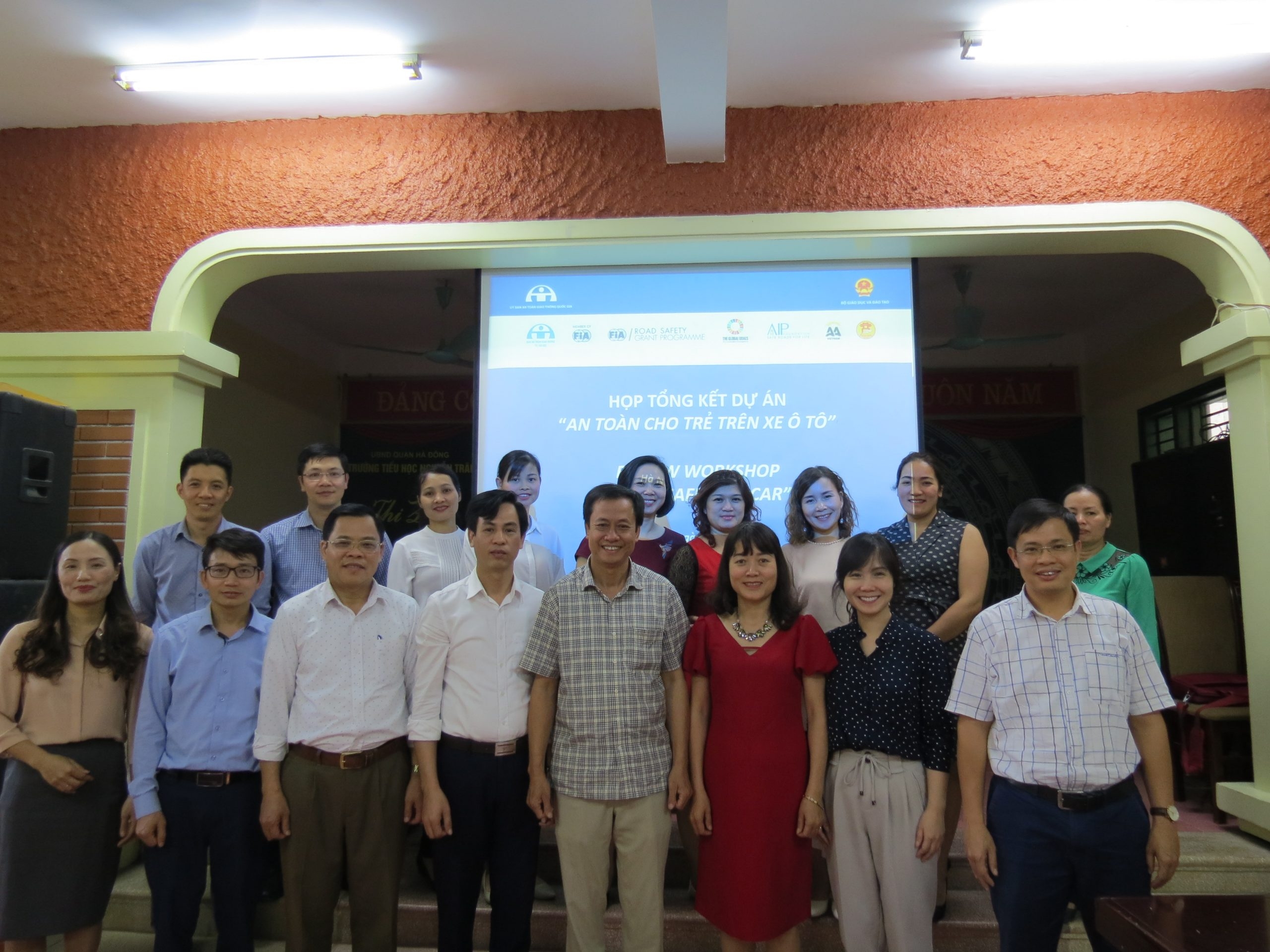Child car seat initiative holds review workshop in Ha Dong
