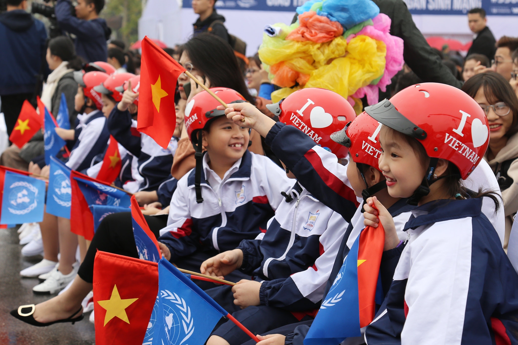 Students at the Round the World Roundtable in Hanoi.
