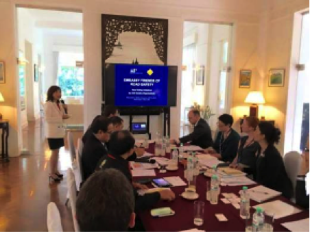 Ratana Winther, Chairperson of AIP Foundation Thailand, presents to the collected diplomats and officials on the road safety efforts of AIP Foundation in the country.