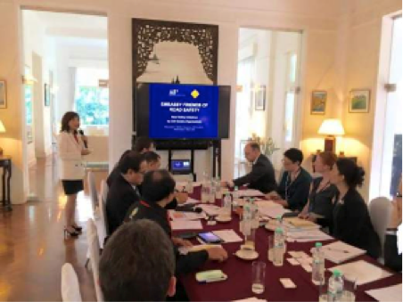 Ratana Winther, Chairperson of AIP Foundation Thailand, presents to the collected diplomats and officials on the road safety efforts of AIP Foundation in the country.