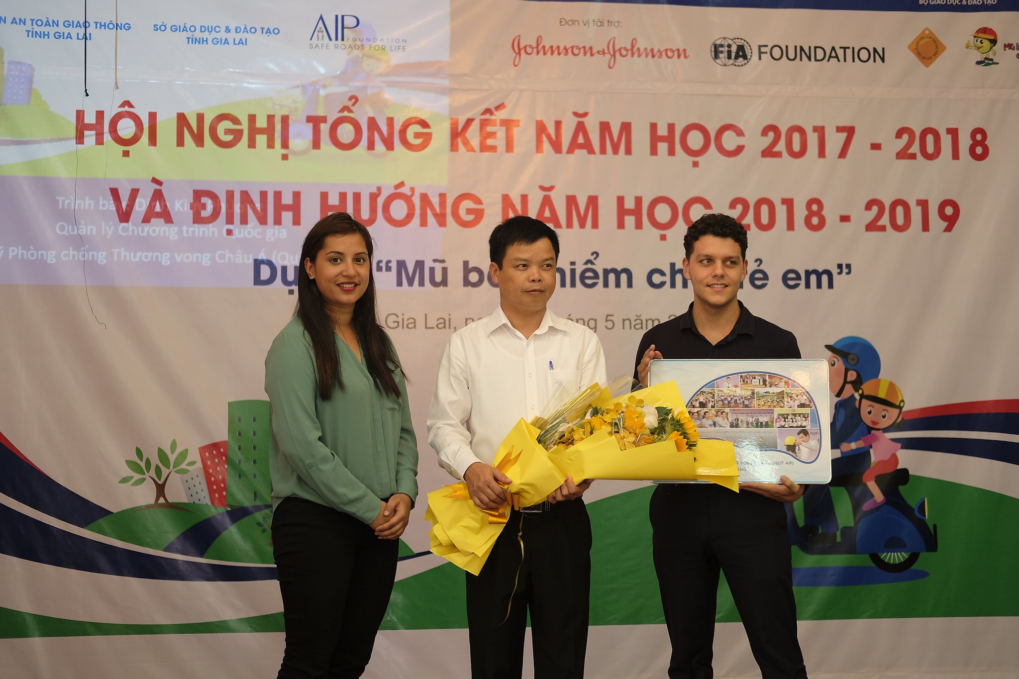 FIA Foundation joins Helmets for Kids review workshop, teacher training