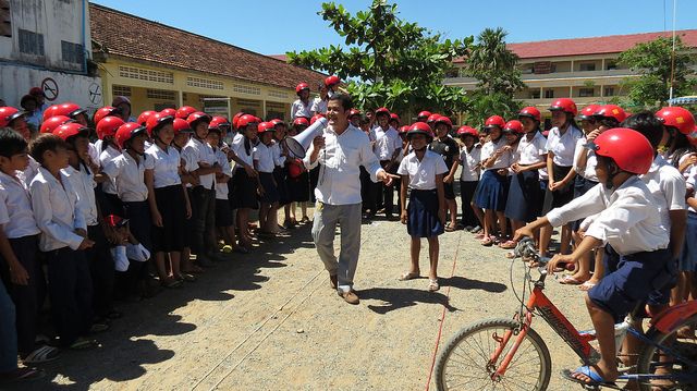 Primary school students celebrate the end of the school year with traffic safety games