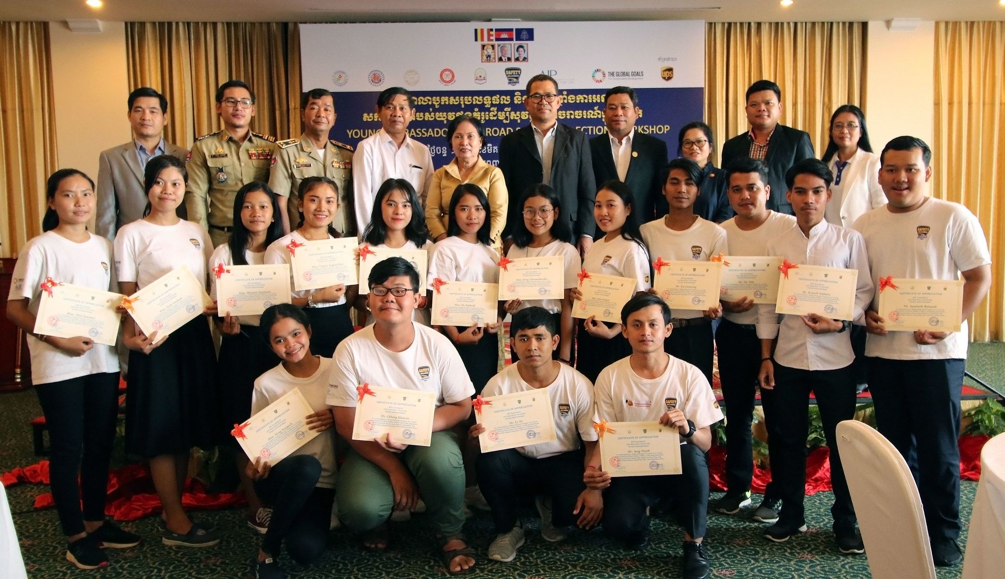 Youth ambassadors for road safety receive certificates of appreciation from AIP Foundation