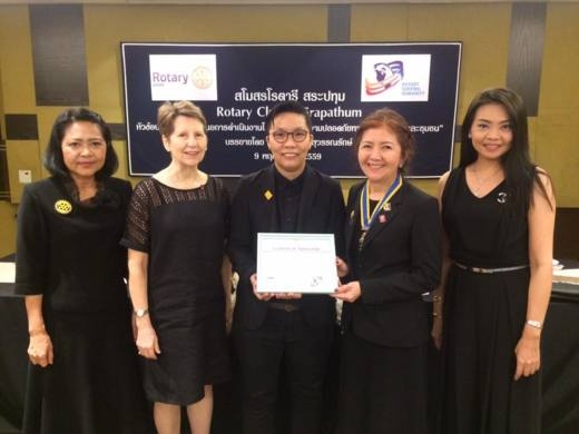 Thailand Country Manager, Oratai Junsuwanaruk (center), with members of the Rotary Club of Srapathum.