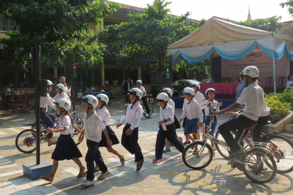 Students practice safe road behaviors as part of today’s activities supported by Manulife