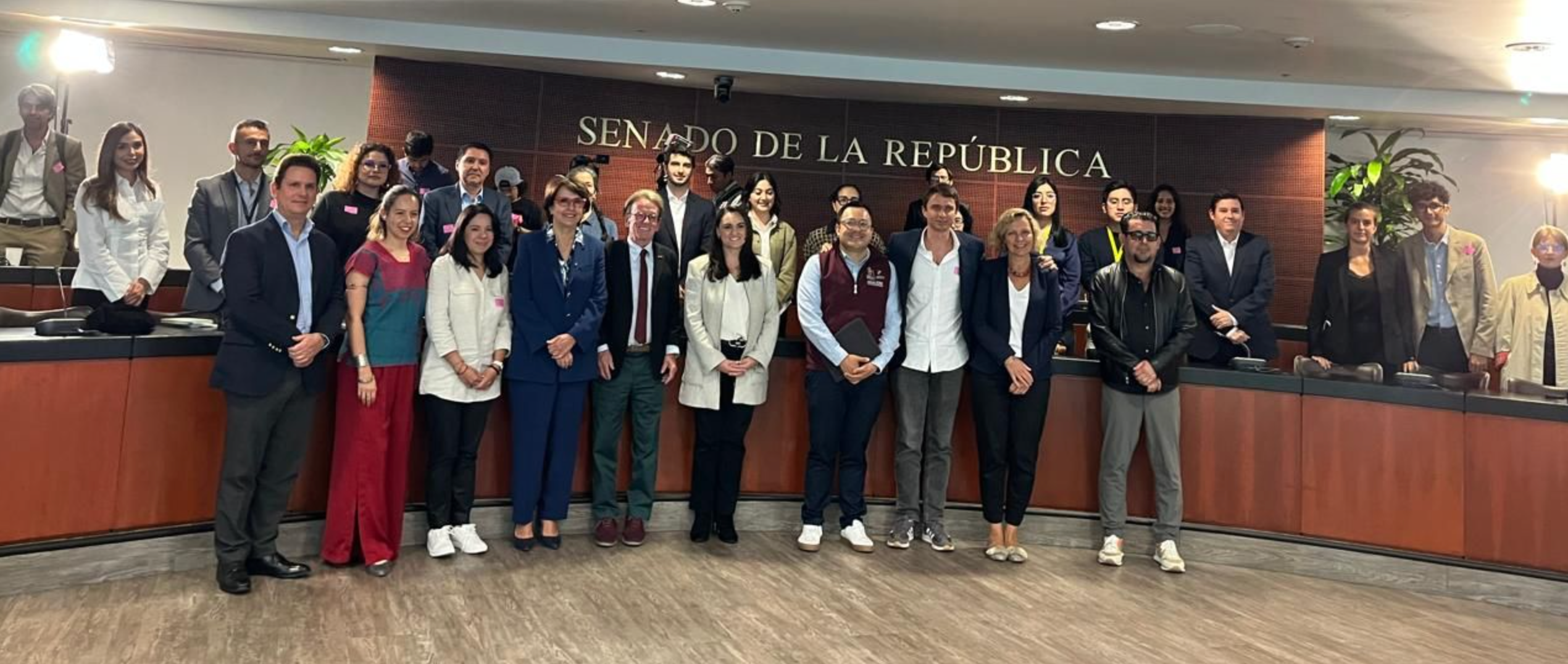 Greig Craft from AIP Foundation advocates for quality motorcycle helmet use at the Mexican Senate