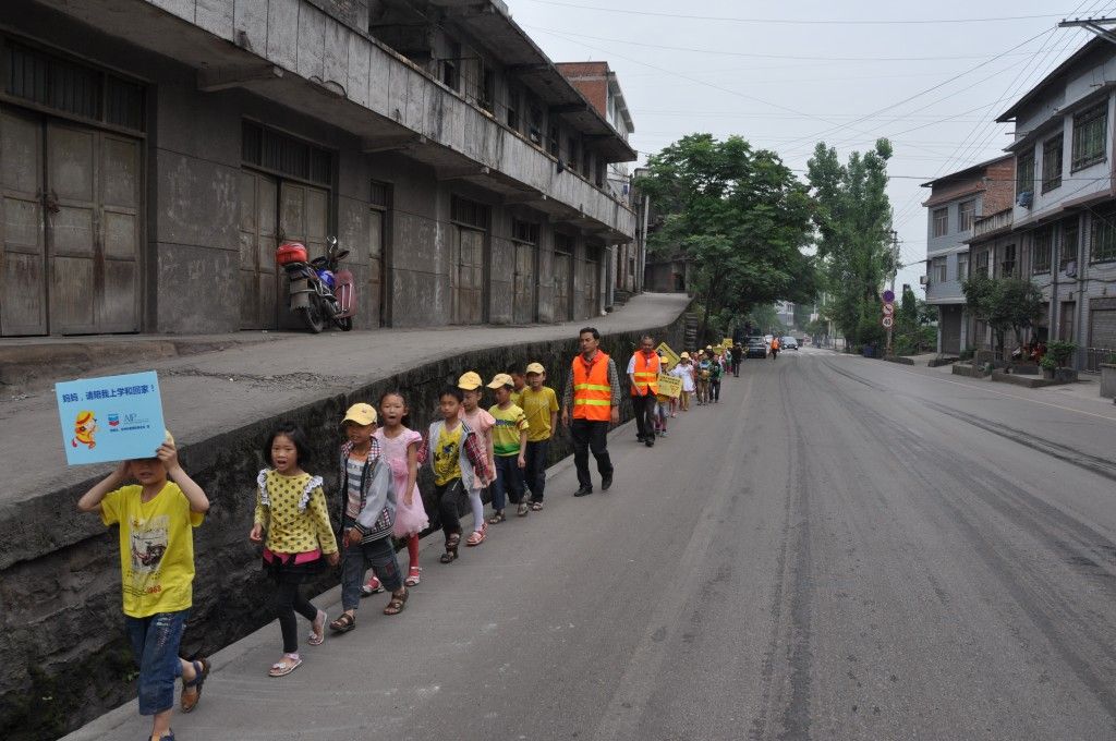 Primary schools continue AIP Foundation’s road safety activities and “walking busses”