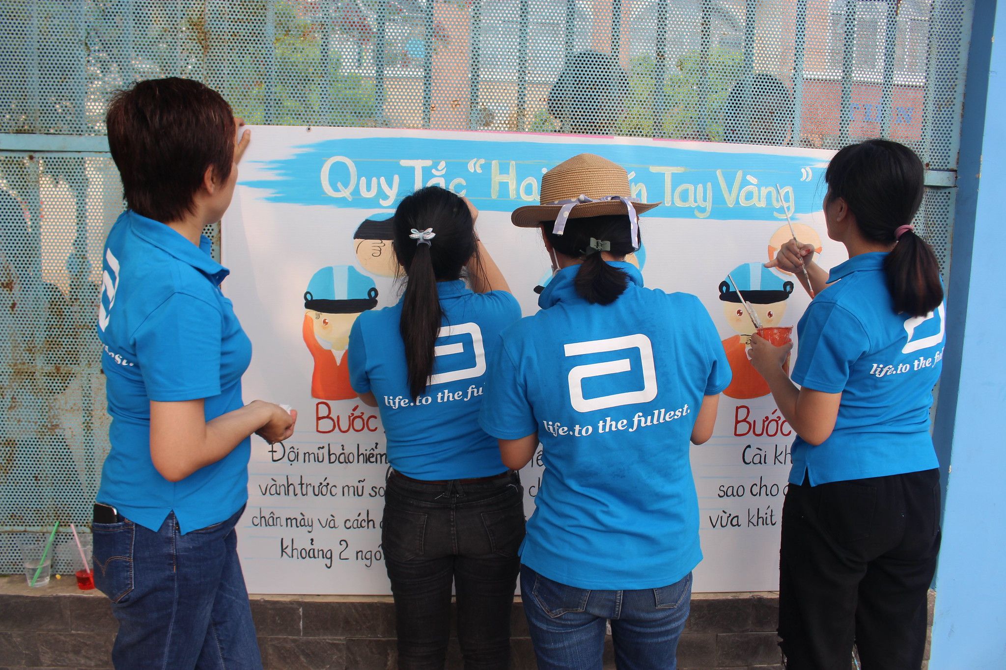 Abbott volunteers implement creative interventions at Cu Chi District primary schools