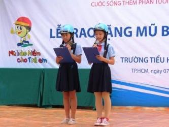 Helmet manufacturer Long Huei joins the campaign promoting child helmet use in Vietnam