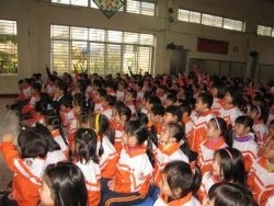 In Hanoi, Traffic Safety Committee Explains Road Laws and Culture