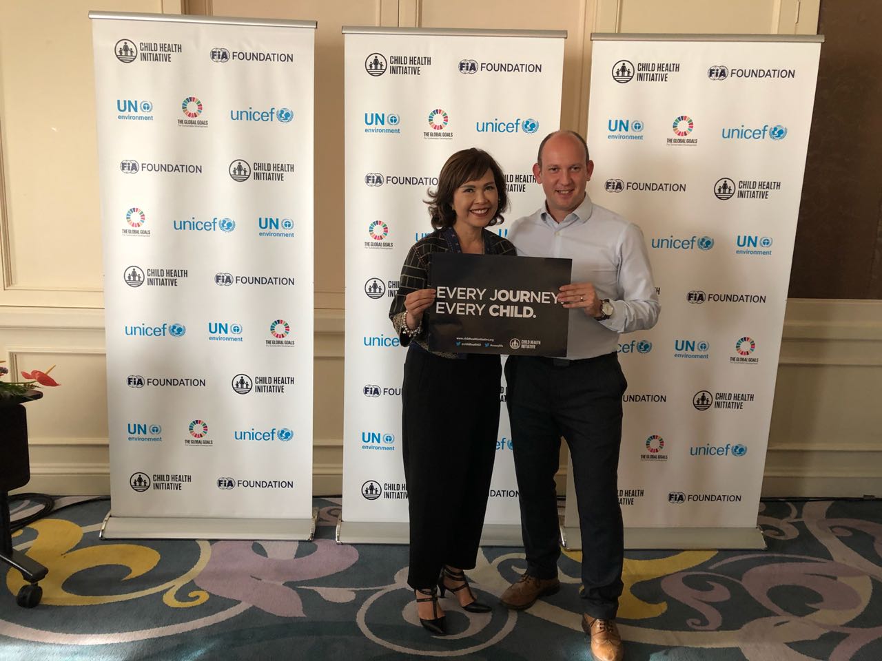 (From left) Ratanawadee H. Winther, AIP Foundation Thailand Chairperson, and Avi Silverman, Deputy Director of the FIA Foundation, support the Every Journey, Every Child partnership at the workshop.