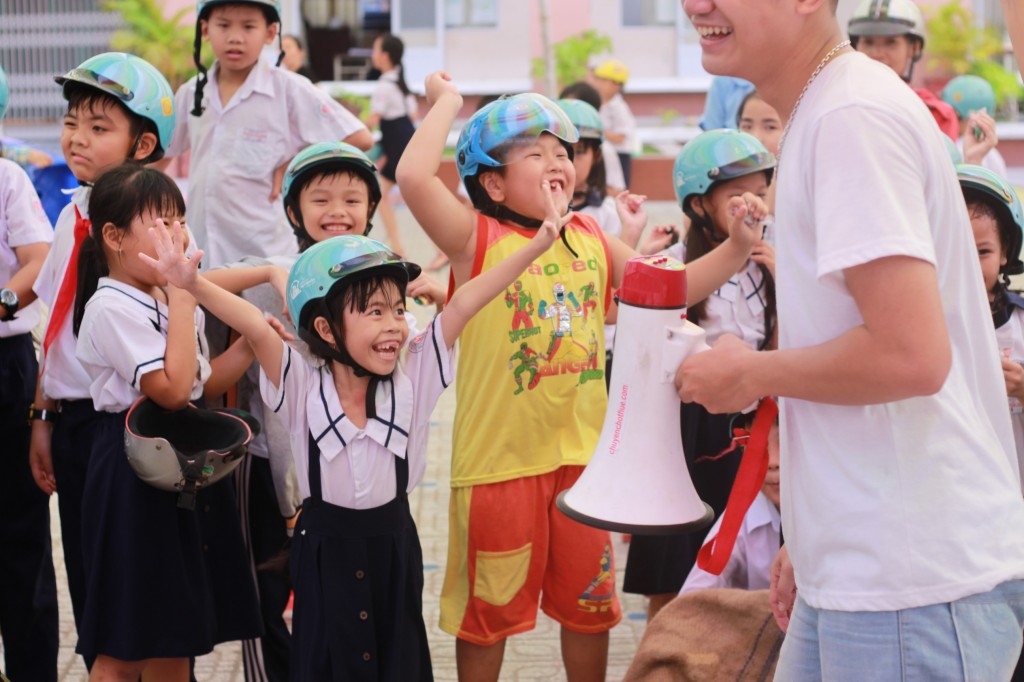 Students enthusiastically play games that reinforce important road safety messages