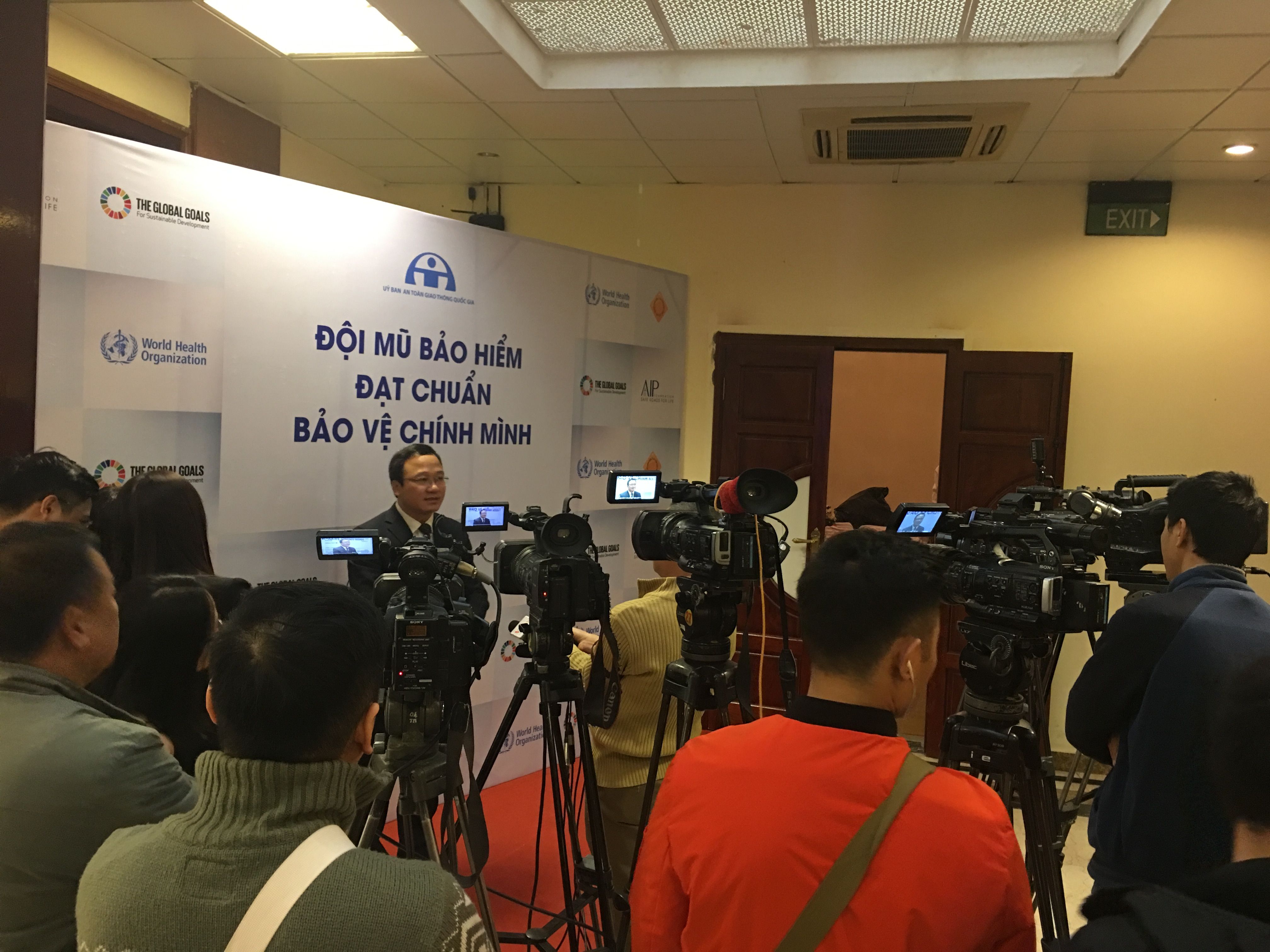 Dr Khuat Viet Hung, the current Vice Chairman of the NTSC speaks with press at the review conference of Vietnam’s national helmet law.