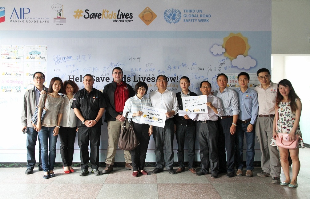 Principals and students of Kai County come together to promote road safety