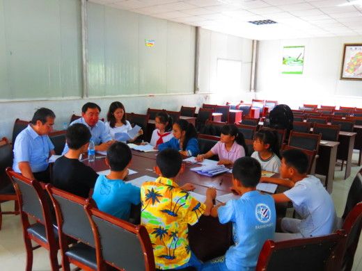 The invited consultants sit down with Grade 6 participants of Walk Wise to hear from them about what they have learned through program activities.