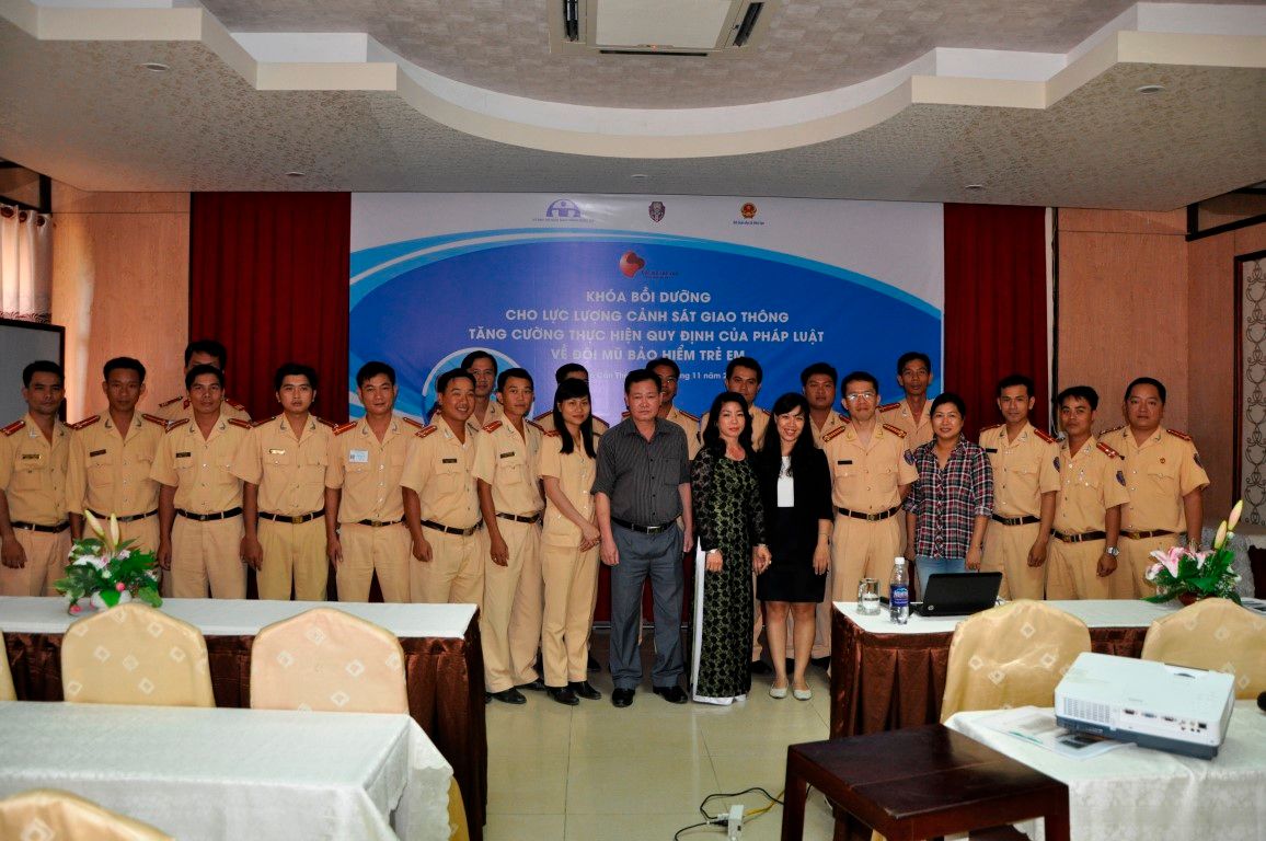 Traffic police attended training sessions where they shared their experiences of child helmet use enforcement