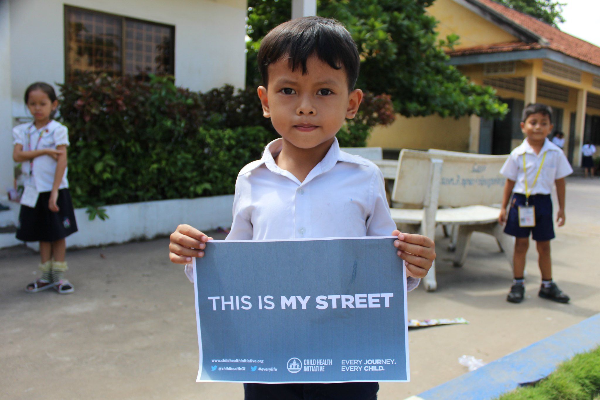 A student from Neak Oukhna Pheakdei Hun Neang Beong Trabeck South Primary School shares his #ThisIsMyStreet story on the street outside of his school.