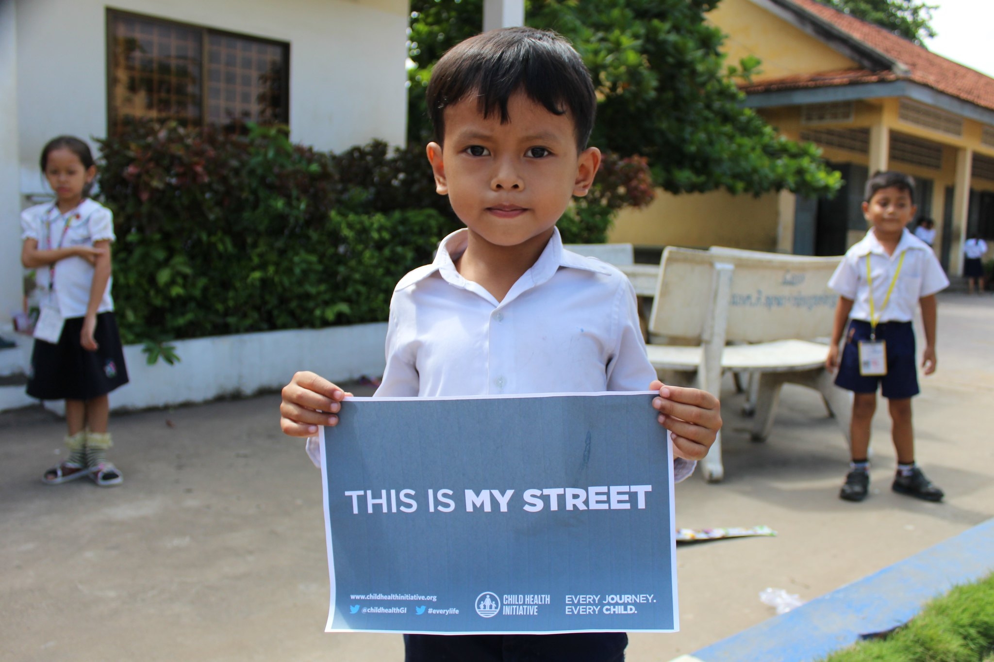 A student from Neak Oukhna Pheakdei Hun Neang Beong Trabeck South Primary School shares his #ThisIsMyStreet story on the street outside of his school.