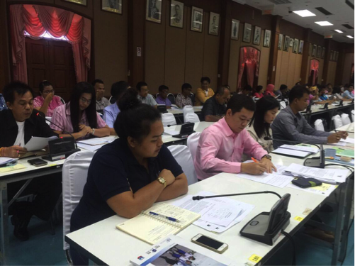 Street Wise program consultant Thiratee Chaijaree attends the Provincial Meeting of the Office of Disaster Prevention and Mitigation of Songkhla Province.