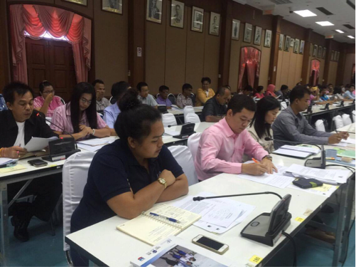 Street Wise program consultant Thiratee Chaijaree attends the Provincial Meeting of the Office of Disaster Prevention and Mitigation of Songkhla Province.