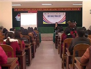 Trước thềm năm mới, bà Trần Thị Nhài của Quỹ AIP đã chủ trì hội nghị với đại diện các trường thuộc dự án Mũ bảo hiểm cho trẻ em tại tỉnh Quảng Bình thảo luận về các bài học kinh nghiệm của năm 2014.