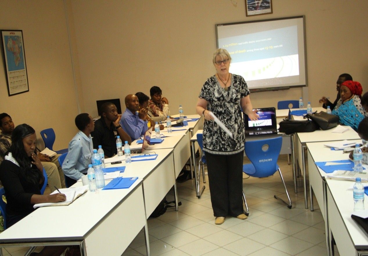 Ms. Callie Long, WHO Chief Facilitator, at a media workshop in Dar es Salaam discusses best practices and shares her experiences from Cambodia