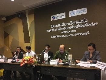 LDP member Pisith Wongthiathana, a legal officer at the Department of Disaster Prevention and Mitigation, speaks at the roundtable.