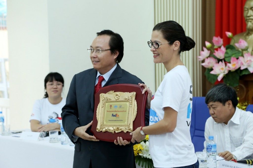 FedEx Express and Safe Kids Vietnam organize International Walk to School Day in Ho Chi Minh City