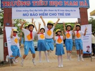 Johnson & Johnson Sponsors Helmets for Primary Schools in Ha Tinh