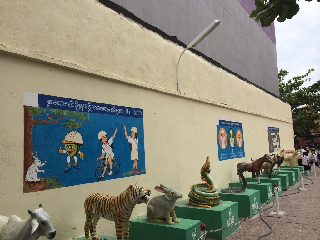 Wall mural reminds students of proper helmet use and road behaviors