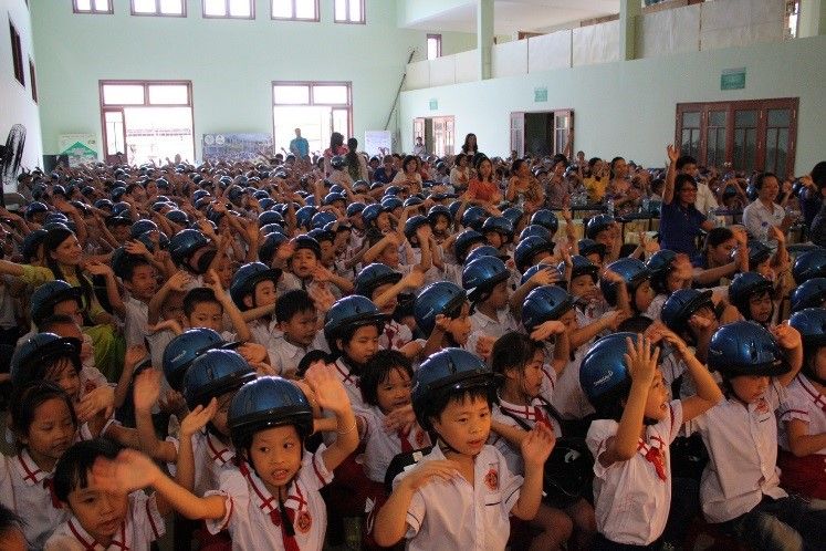 Sealed Air holds Helmets for Kids handover ceremony in Hai Duong