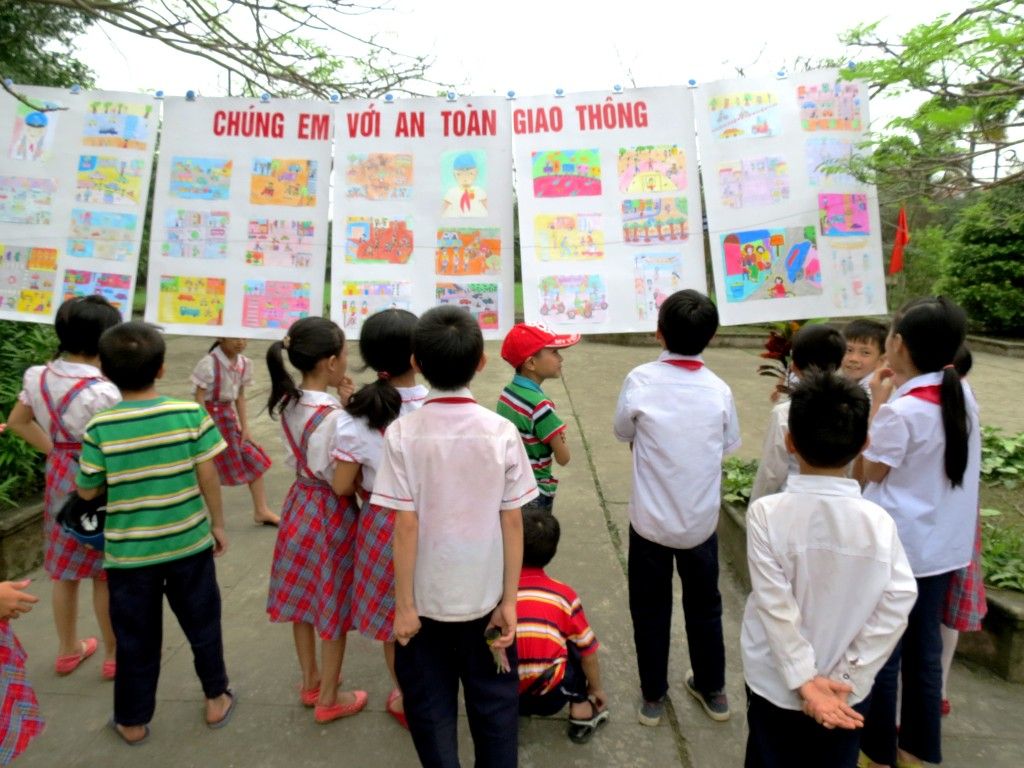 CLEAR brings road safety education to two primary schools in Hai Duong