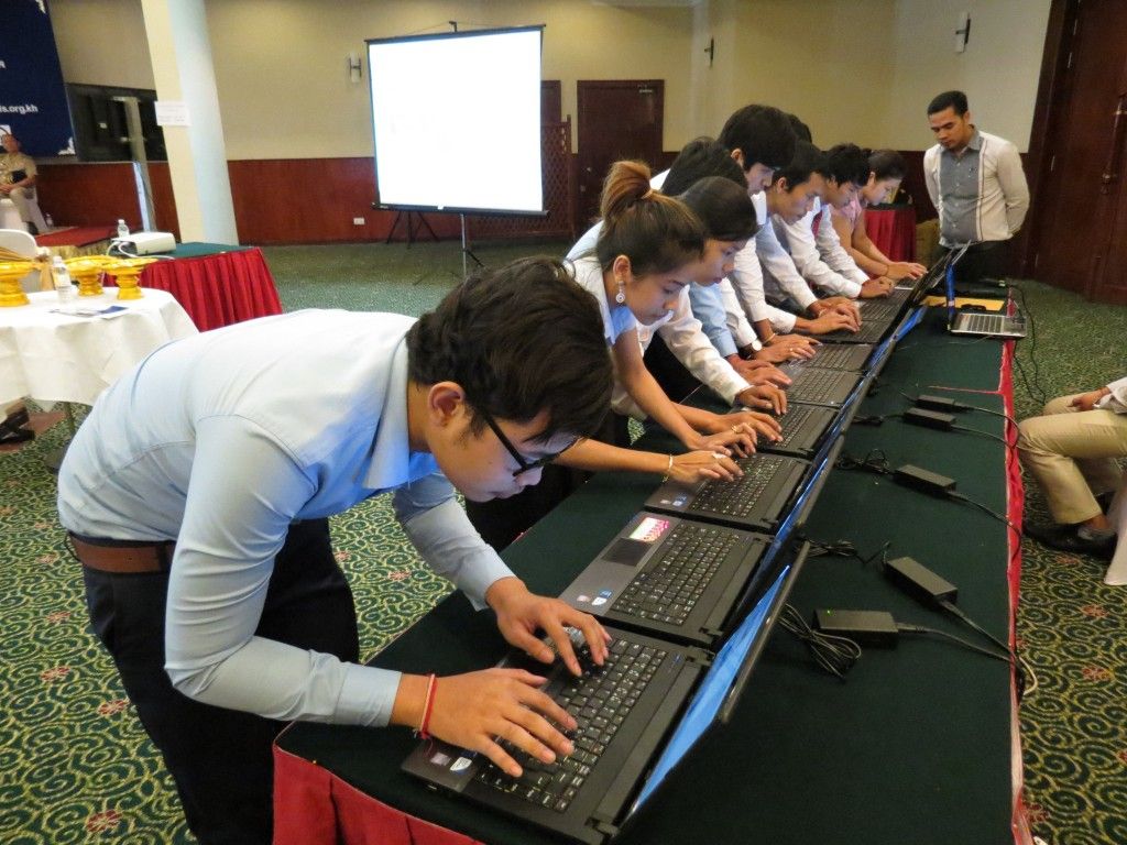 New website harnesses Cambodia’s digital generation to improve road safety, increase helmet use