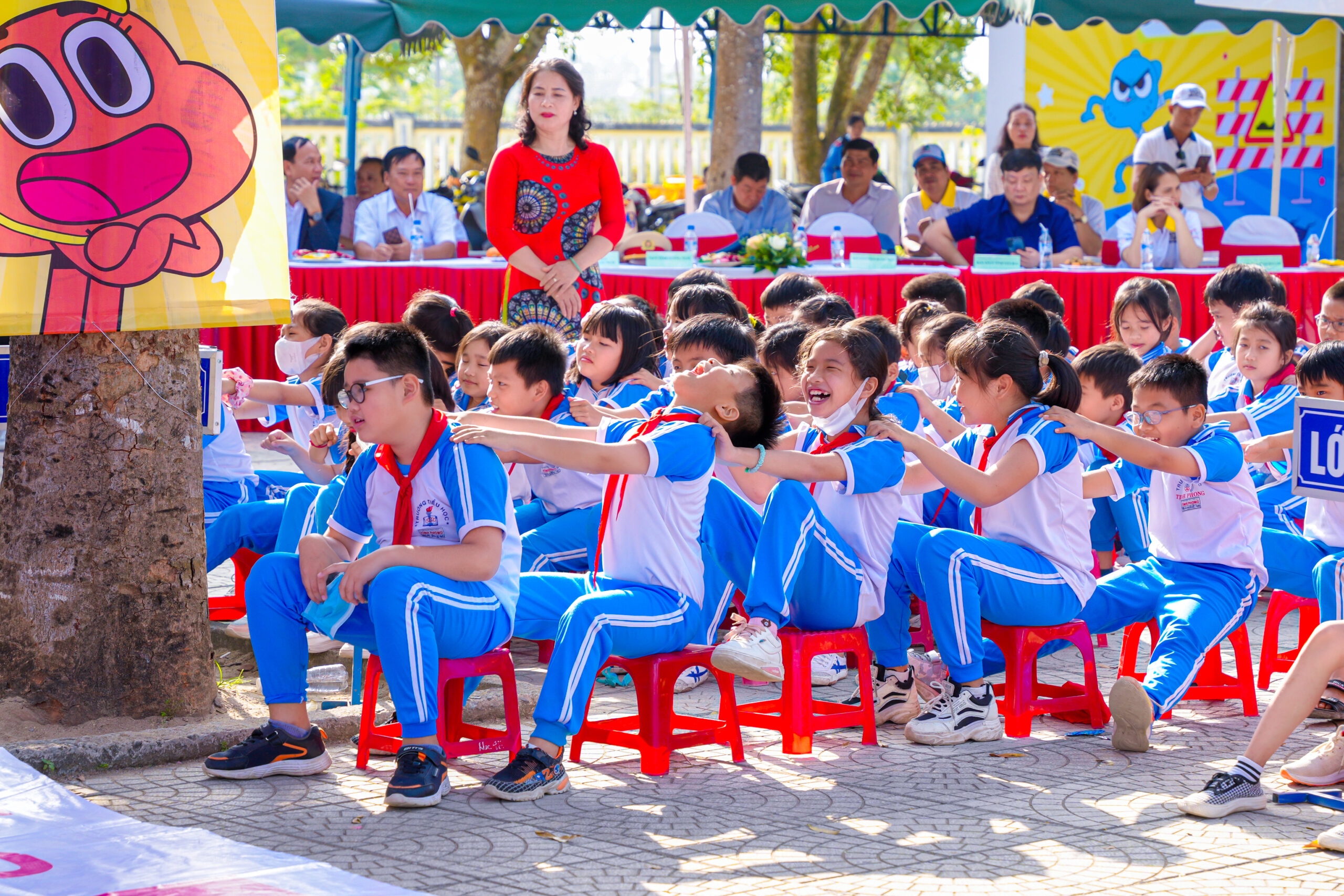Empowering communities: Students in Quang Ngai celebrate the SAFE STEPS KIDS – Road Safety Day