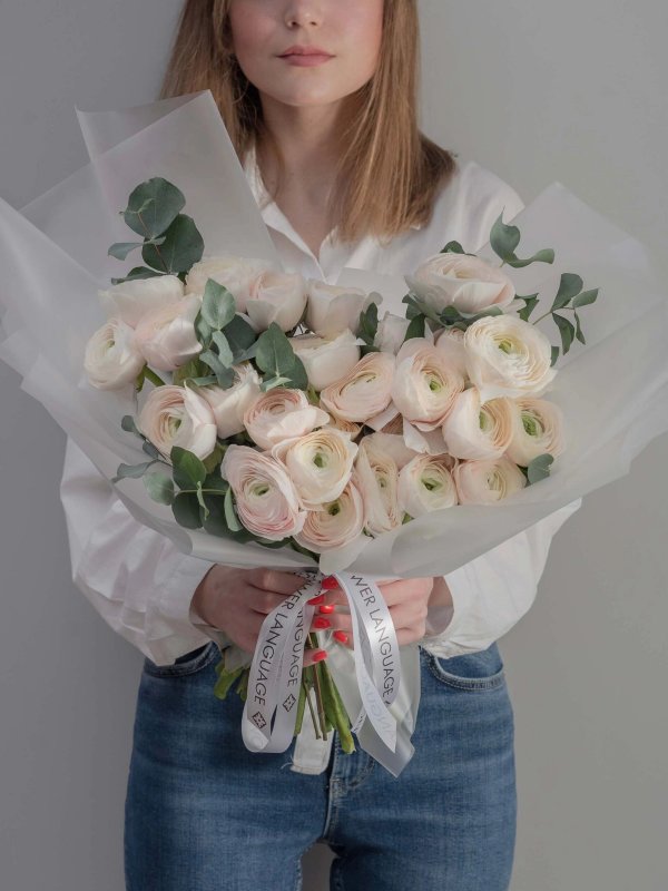 букет из 31 ранункулюса LP