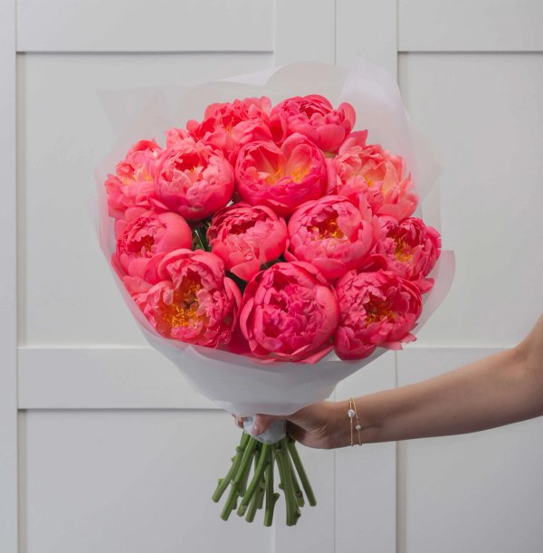 букет из 13 пионов Coral — вид 2