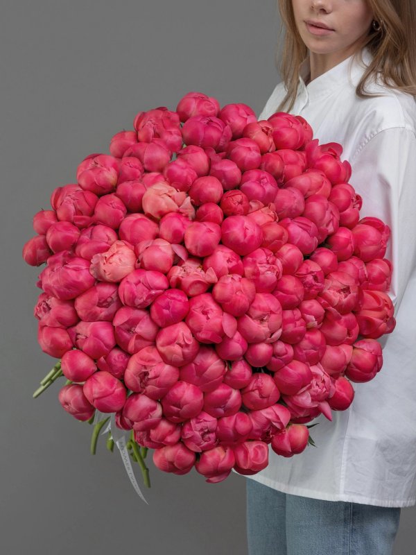 букет из 101 пиона Coral